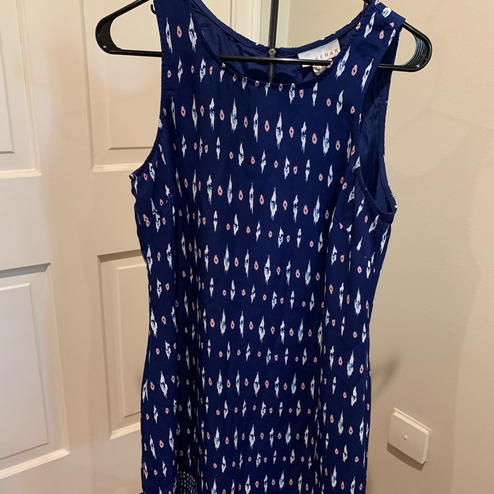 Sleeveless navy printed dress